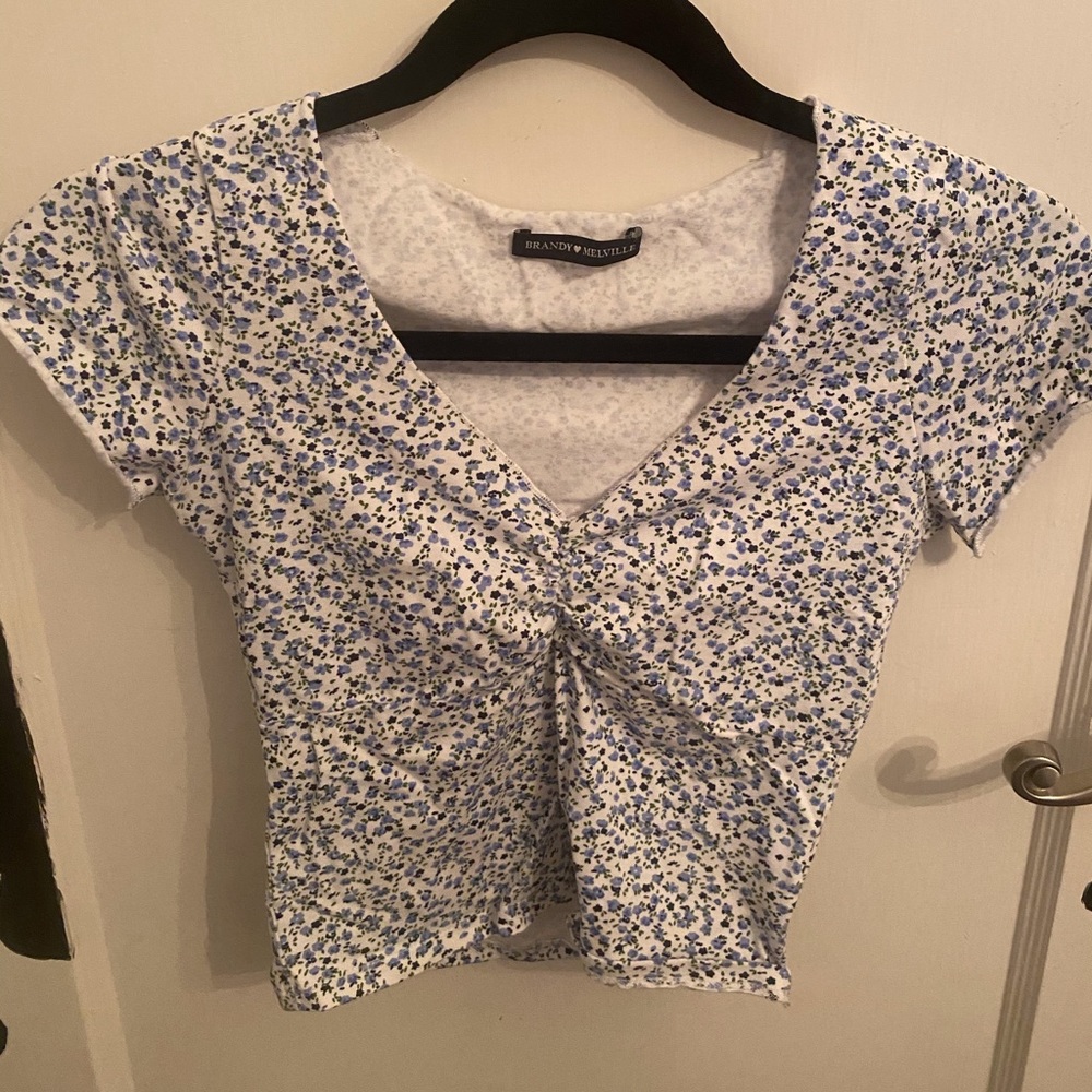 Brandy Melville Gina floral top